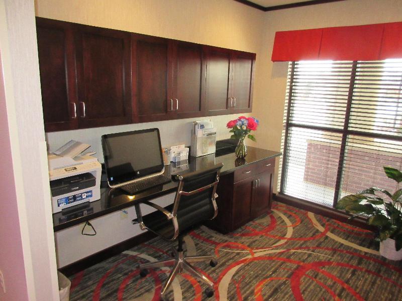 Holiday Inn Express & Suites Butler By Ihg Extérieur photo